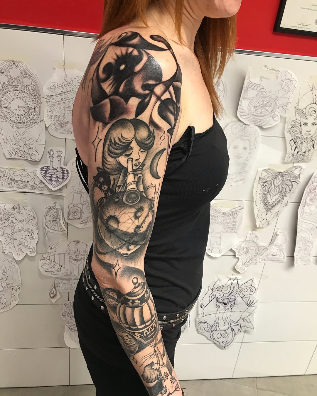 Alicia en el país de las maravillas blackandgrey blacktattoo blackandgreytattoo ed donesevilla sevillatattoo statdoshermanas doshermanastattoo skiningist ist instatattoo glamswag fashion rock hardhigh martink_tattoo
