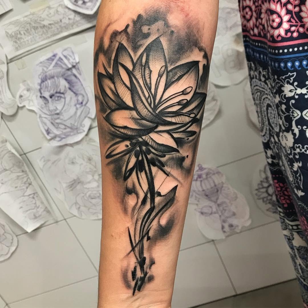Black flower er blacktattoo dotwork donetatsdrawingdesign sdoshermanas doshermanastattoo styleswagblackflowers swagglamfashionpicoftheday instatattoosevillasevillatattoo utrerautreratattoo