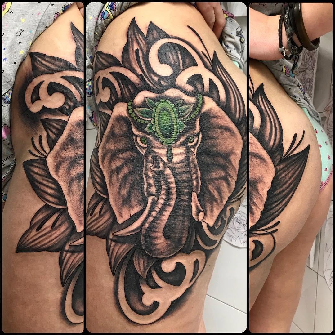 Elephant composition. elephanttattoo elefante blackandgrey blackandgreytattoo bnginksociety originaltattooed girl istdoshermanasalcalatattoo alcaladeguadaira mairenadelaljarafe mairenadelalcor marchenalospalaciosutrera utreratattoosevilla sevillatattoo martink_tattoo soulmywaygirls