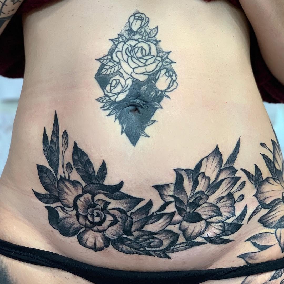 floral style Black and grey martink_tattoo doshermanas blackandwhite blackandgreytattoo floraltattoosevilla montequinto alcalautreragirlsedgirlsedoistinkdonedrawtatinstatattoo
