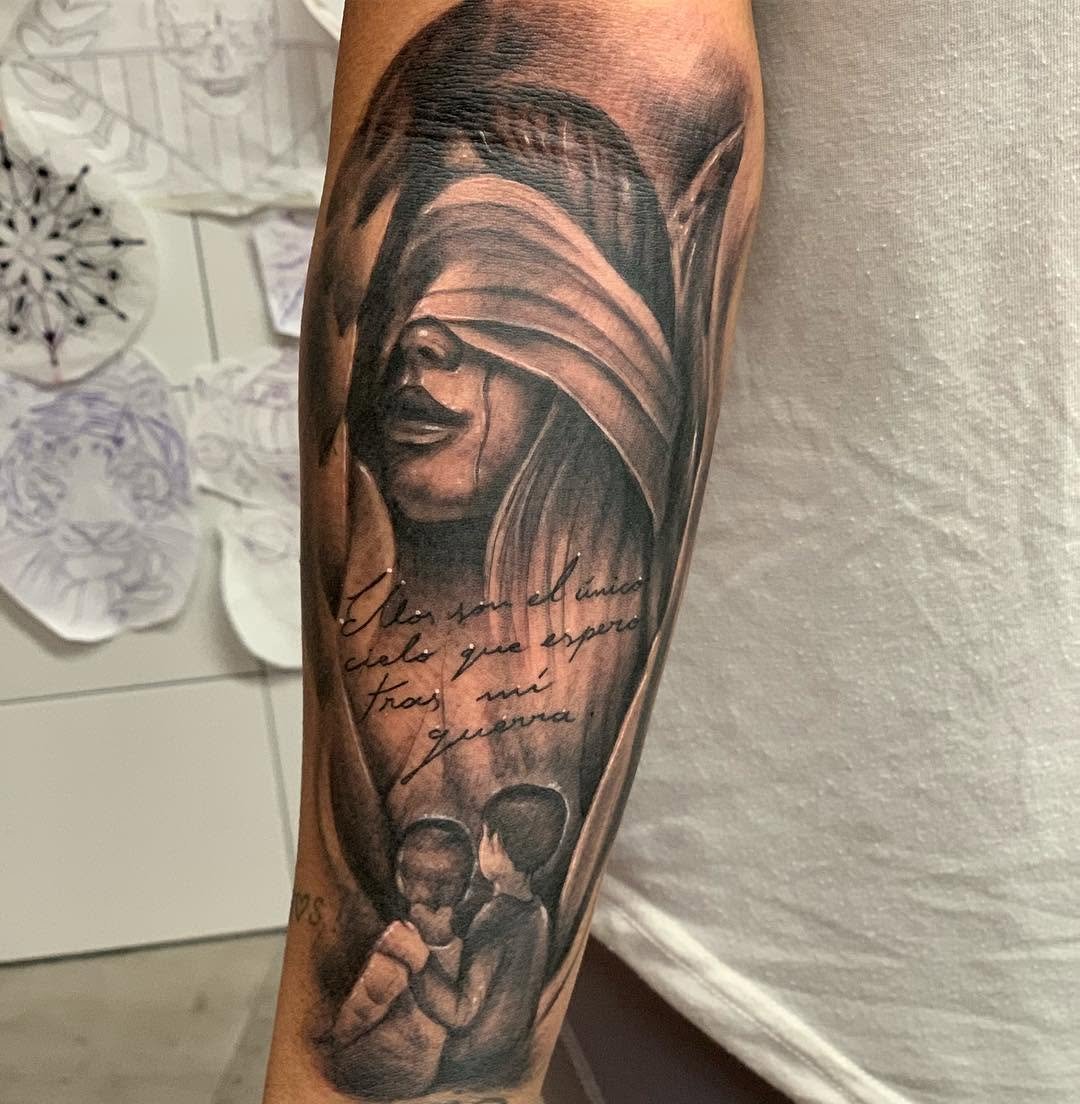 Tatuaje profesional en estudio MartinK Tattoo