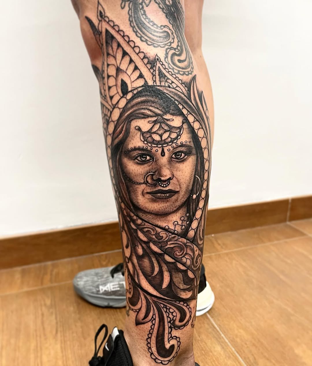 Tatuaje profesional en estudio MartinK Tattoo de un retrato