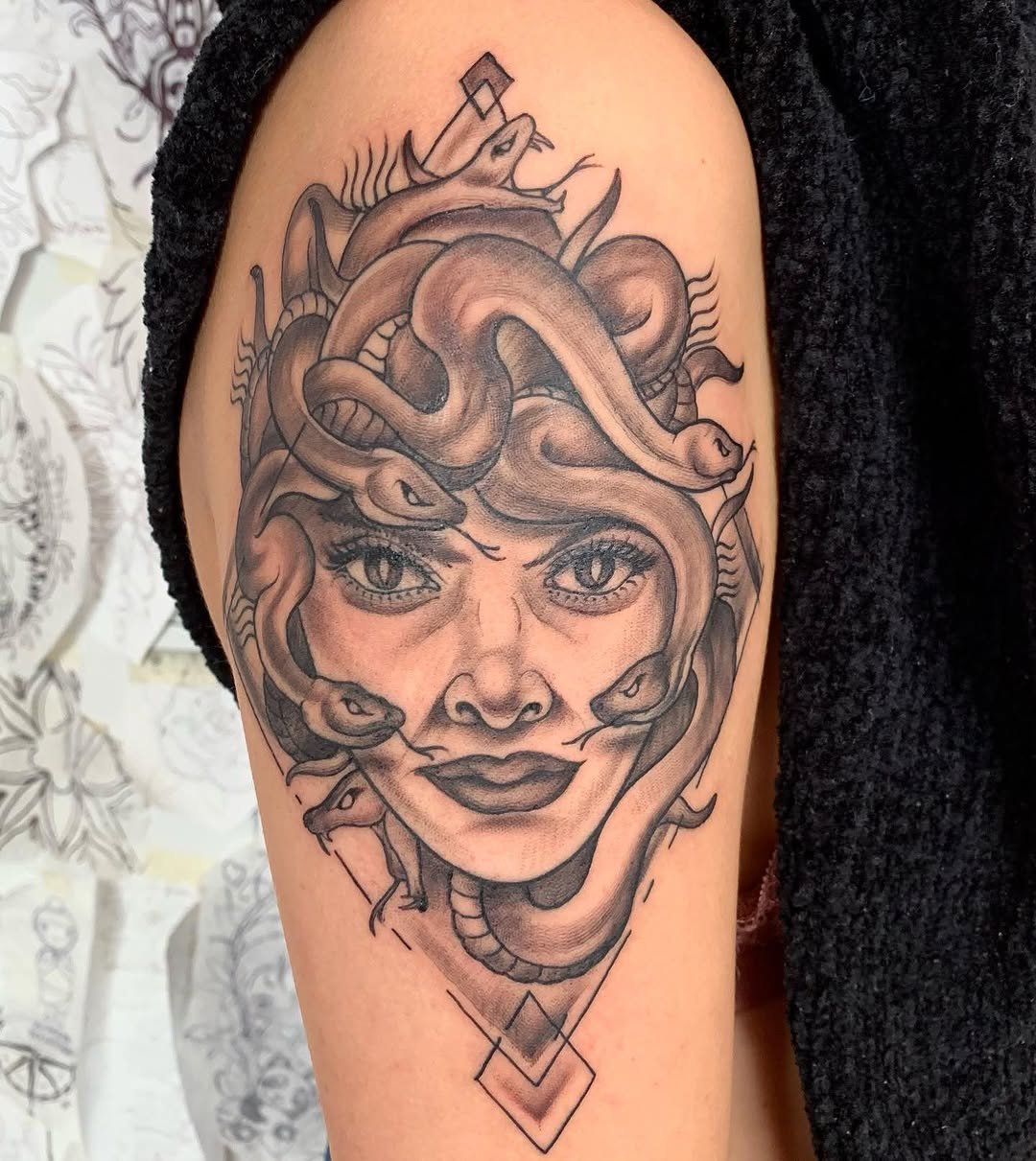 Tatuaje profesional en estudio MartinK Tattoo