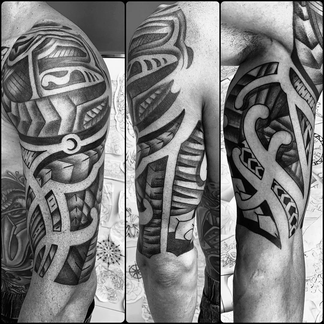 Tatuaje profesional en estudio MartinK Tattoo