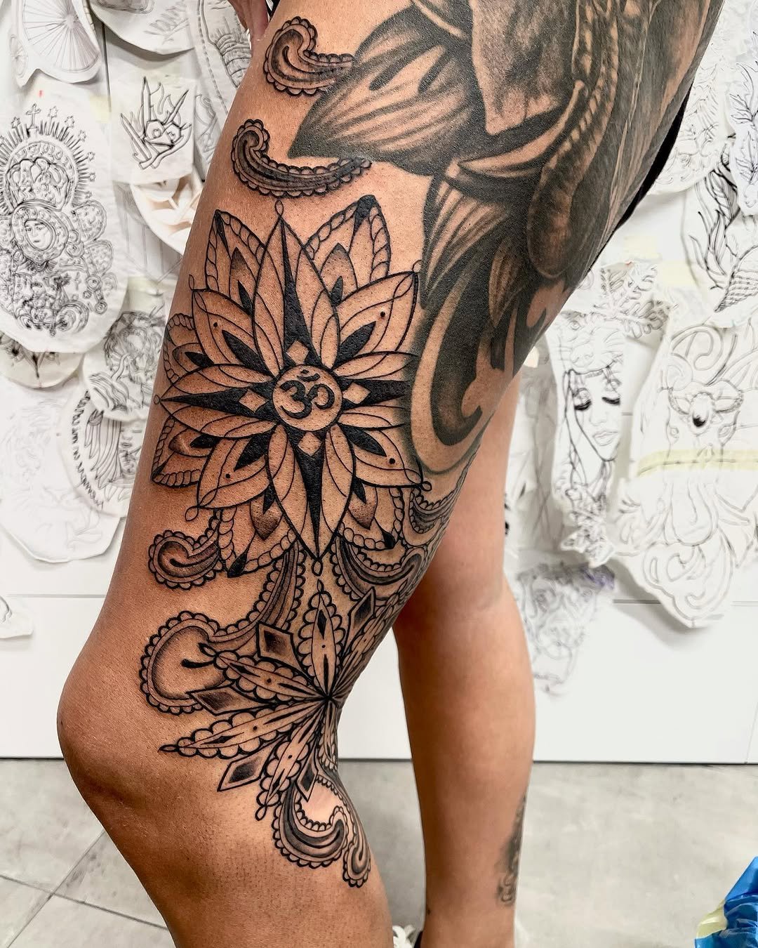 Tatuaje profesional en estudio MartinK Tattoo de una Mandala