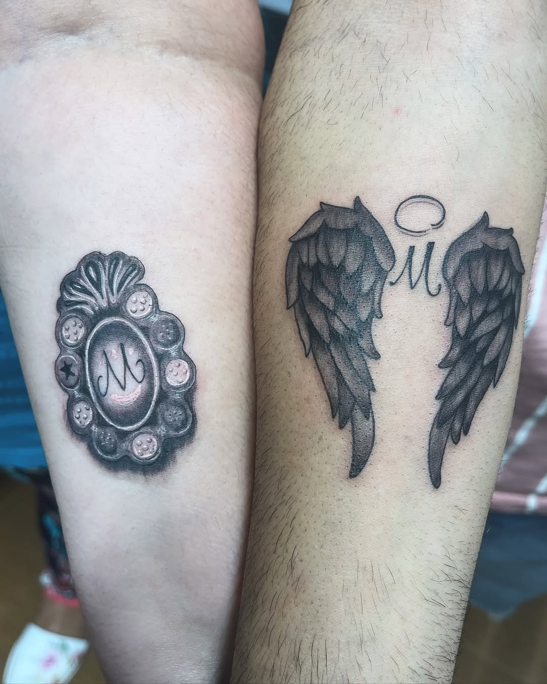 Tatuaje profesional en estudio MartinK Tattoo de Alas de ángel