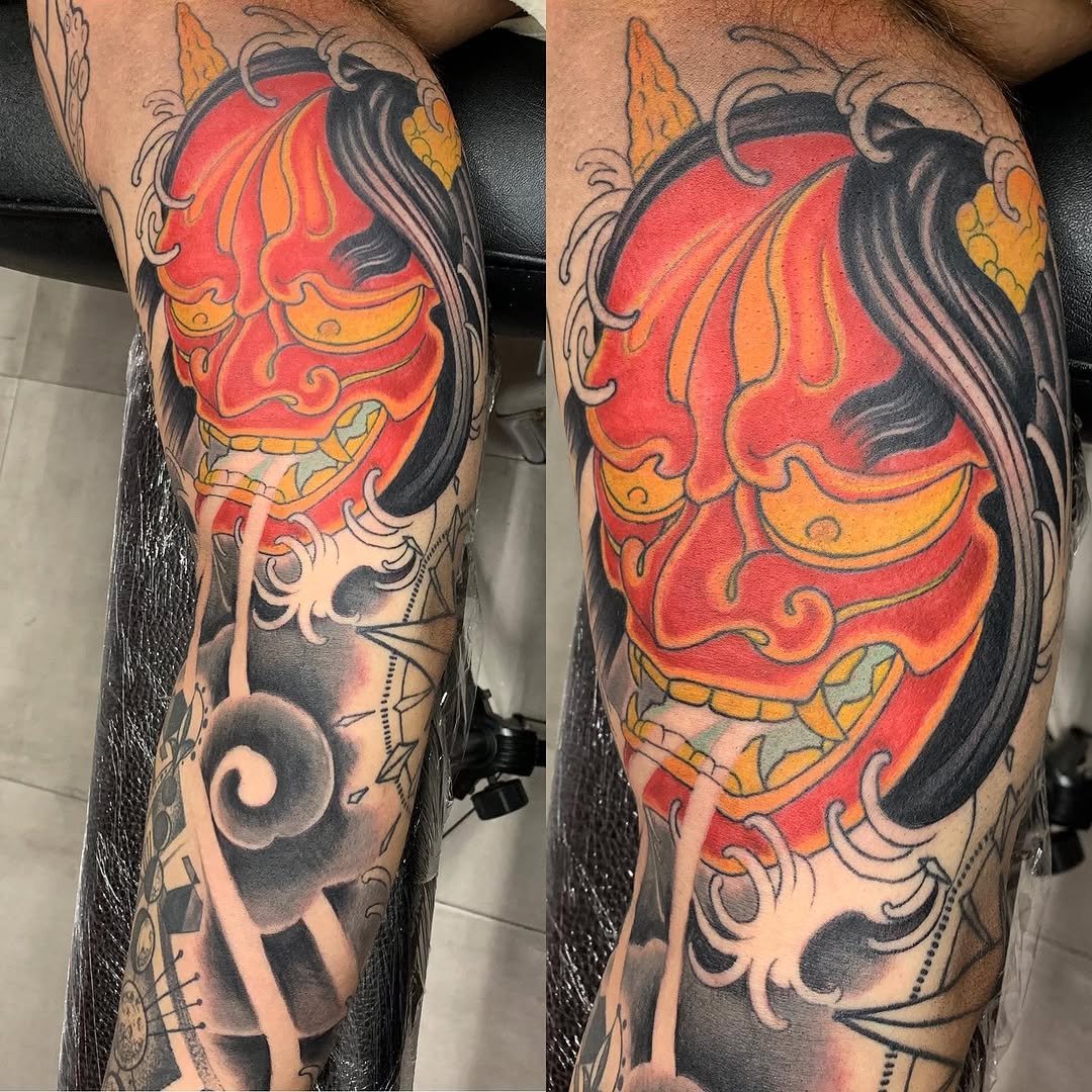 Tatuaje profesional en estudio MartinK Tattoo estilo japonés
