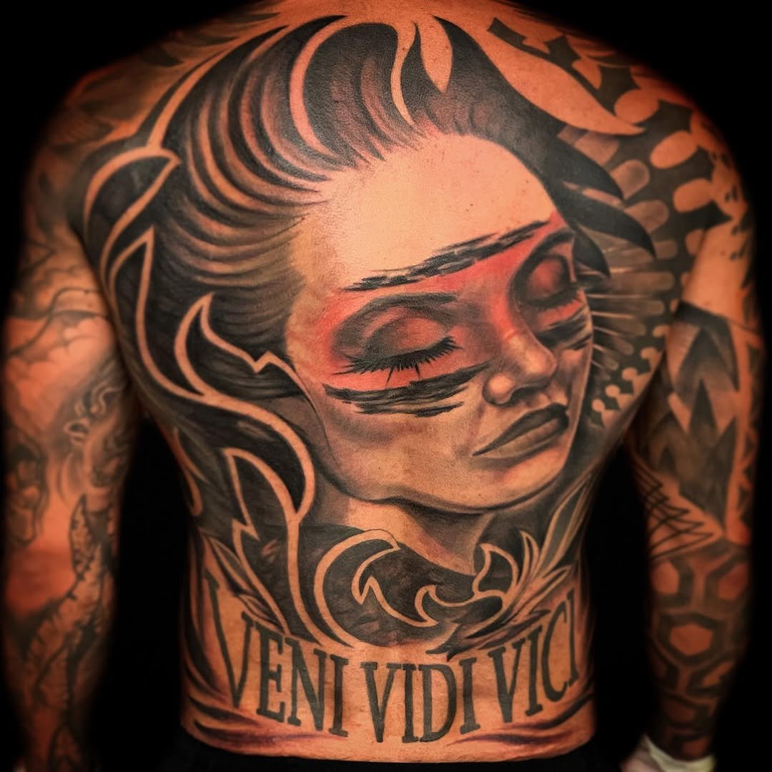 Tatuaje profesional en estudio MartinK Tattoo